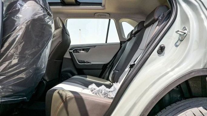 New Toyota RAV4 V (XA50), 2.5 l, 2024 in Sharjah by Nour Alnukhba Motors, Silver color. Other | AUTO.AE