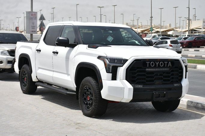 Подержанный Toyota Tundra III, 3.4 л, 2024 в Шардже от Alfaris Used Cars Белый цвет.  | AUTO.AE