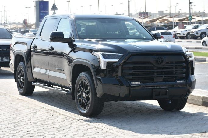Подержанный Toyota Tundra III, 3.4 л, 2024 в Шардже от Alfaris Used Cars Черный цвет.  | AUTO.AE