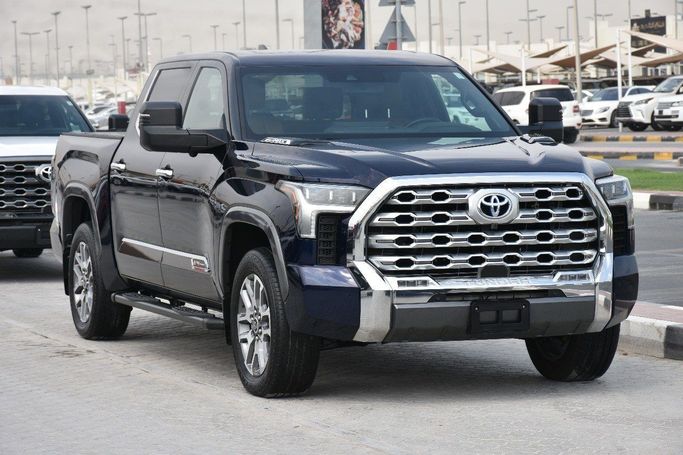 Подержанный Toyota Tundra III, 3.4 л, 2023 в Шардже от Alfaris Used Cars Синий цвет.  | AUTO.AE