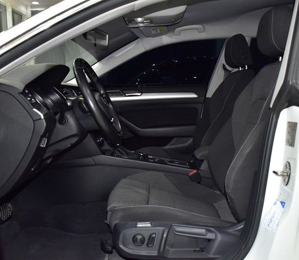 Used Volkswagen Arteon I, 2.0 l, 2018 in Sharjah by Honey Gidosha Used Cars Tr., White color.  | AUTO.AE