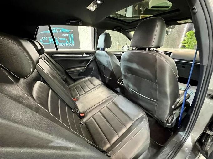 Used Volkswagen Golf R VII Facelift, 2.0 l, 2018 in Sharjah by Ayoon Alhoot Motors, Grey color. GCC Specs | AUTO.AE