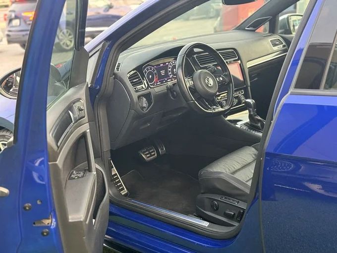 Used Volkswagen Golf R VII Facelift, 2.0 l, 2018 in Sharjah by Ahmad alkhodari Motors, Blue color. GCC Specs | AUTO.AE