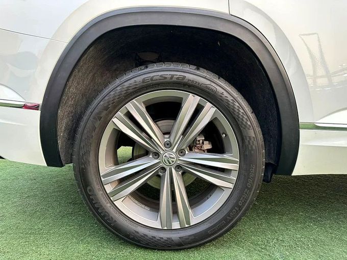 Used Volkswagen Teramont I, 2.0 l, 2019 in Sharjah by Ahmad alkhodari Motors, White color. GCC Specs | AUTO.AE