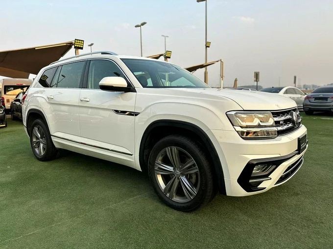 Used Volkswagen Teramont I, 2.0 l, 2019 in Sharjah by Ahmad alkhodari Motors, White color. GCC Specs | AUTO.AE