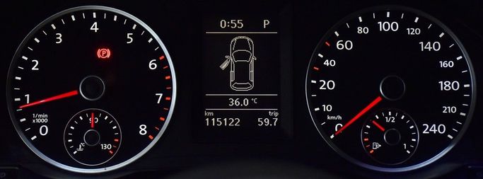 Used Volkswagen Tiguan I Facelift, 2.0 l, 2015 in Sharjah by Honey Gidosha Used Cars Tr., Brown color.  | AUTO.AE