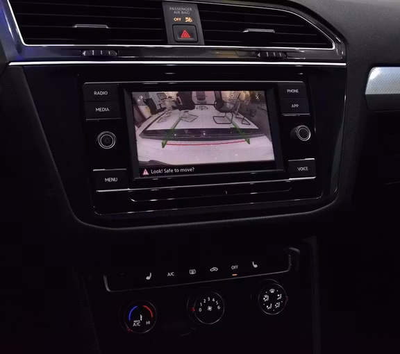 Used Volkswagen Tiguan II Facelift, 2.0 l, 2024 in Sharjah by Honey Gidosha Used Cars Tr., White color.  | AUTO.AE