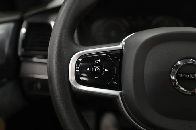 Used Volvo XC90 II Facelift 1, 2.0 l, 2022 in Sharjah by Al Qassem Cars Trading, Golden color. GCC Specs | AUTO.AE