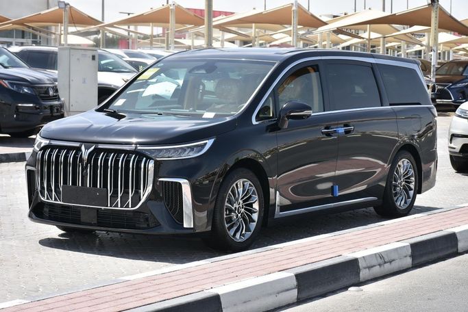 Новый Voyah Dream, 1.5 л, 2023 в Шардже от Alfaris Used Cars Коричневый цвет.  | AUTO.AE
