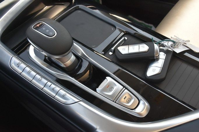 جديدة Voyah Free, 1.5 l, 2022 في في الشارقة من Alfaris Used Cars، اللون أزرق.  | AUTO.AE