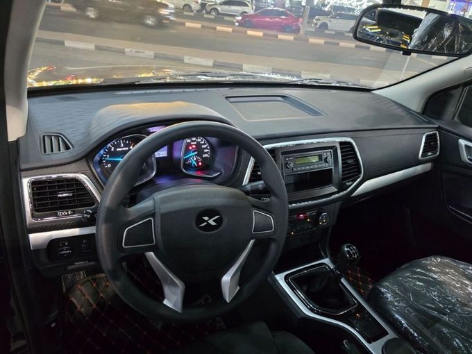 Подержанный ZX Terralord, 2.5 л, 2023 в Шардже от Rebou Najd Used Cars Черный цвет. Китайская | AUTO.AE