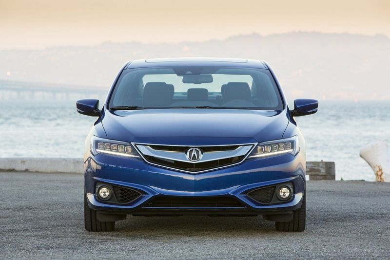 Acura ILX I Рестайлинг, Седан — вид спереди