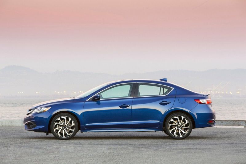 Acura ILX I Рестайлинг, Седан — вид слева