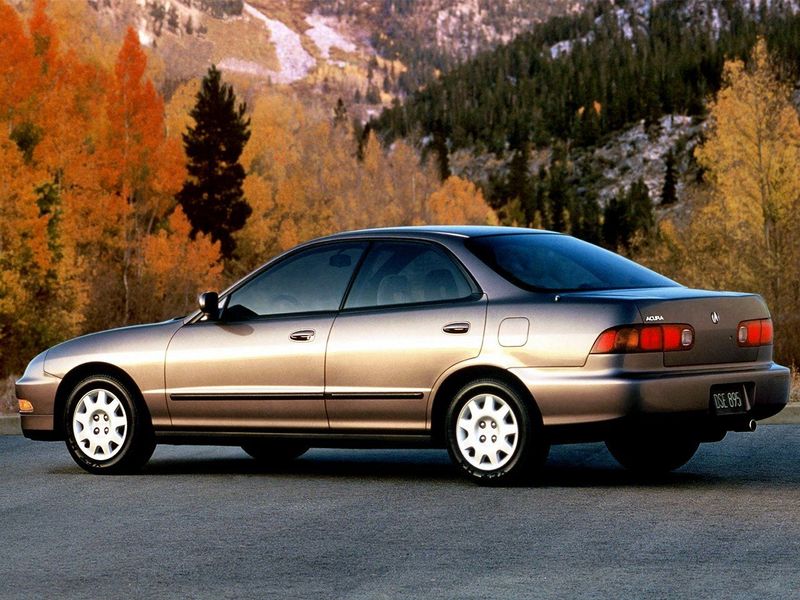 Acura Integra ثالثاً، سيدان — منظر خلفي أيسر