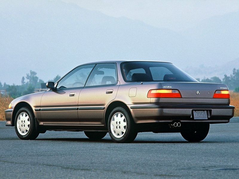 Acura Integra ثانياً، سيدان — منظر خلفي أيسر