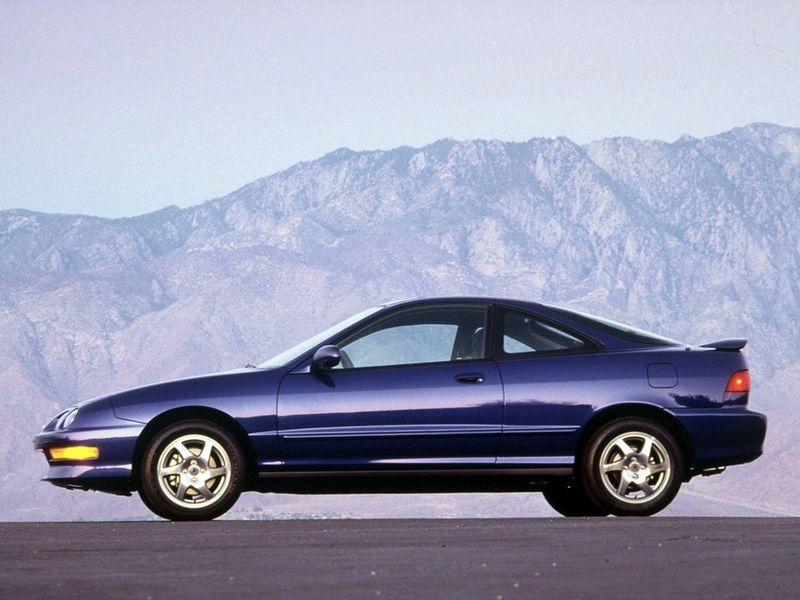 Acura Integra ثالثاً، كوبيه — منظر من الجانب الأيسر
