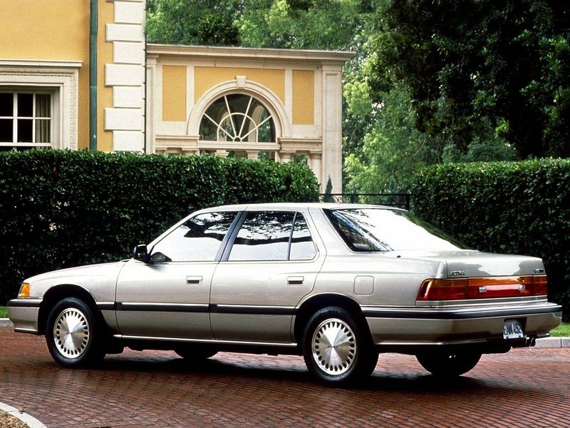 Acura Legend I, Седан — вид сзади справа