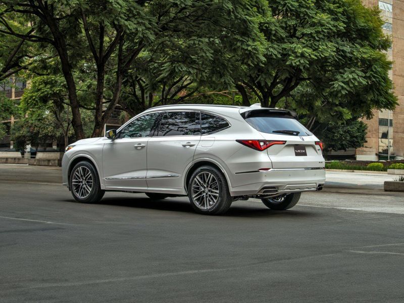 Acura MDX IV Рестайлинг, Внедорожник 5 дв. — вид сзади в три четверти