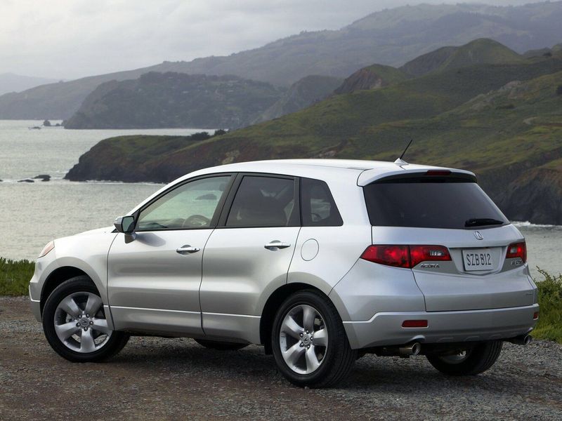 Acura RDX I, Внедорожник 5 дв. — вид сзади справа