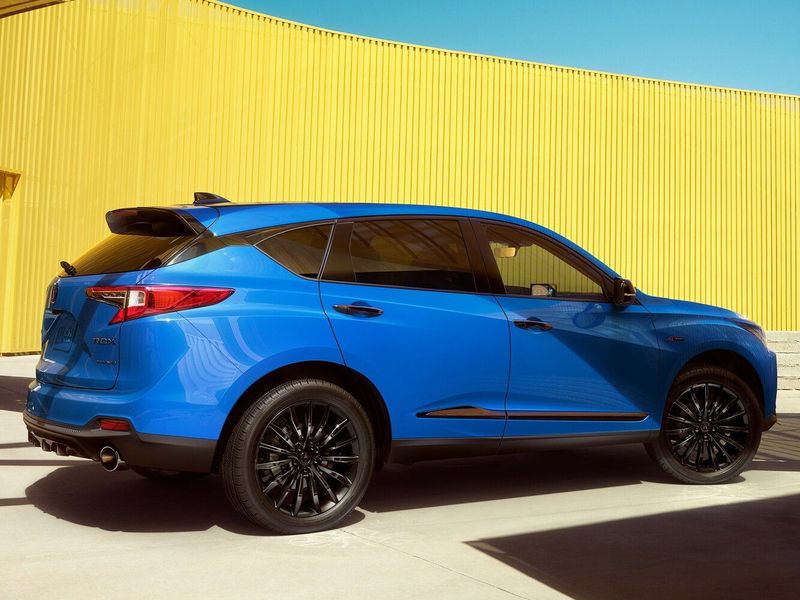 Acura RDX III Рестайлинг, Внедорожник 5 дв. — вид сзади в три четверти