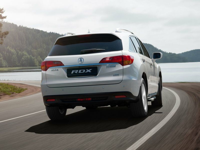 Acura RDX II, Внедорожник 5 дв. — вид сзади справа
