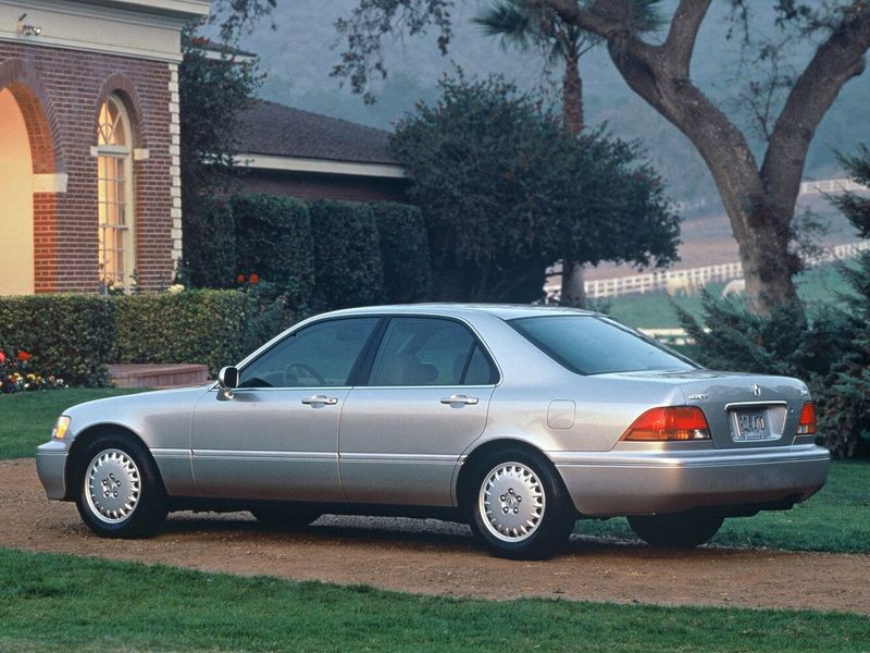 Acura RL I, Седан — вид сзади справа