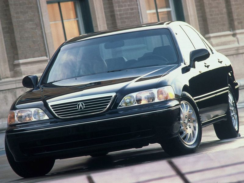 Acura RL I, Седан — вид спереди справа