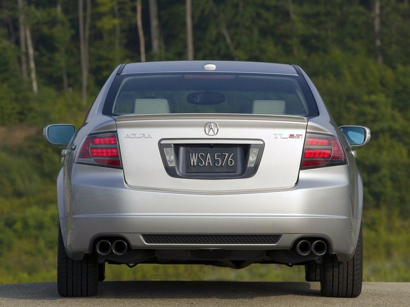 Acura TL ثالثاً فيس ليفت، سيدان — منظر خلفي