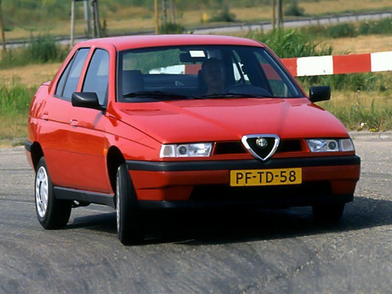 Alfa Romeo 155 أنا فيس ليفت، سيدان — منظر أمامي أيمن