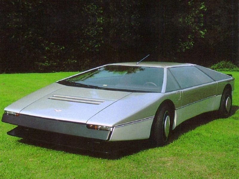 Aston Martin Bulldog، كوبيه — منظر أمامي أيمن