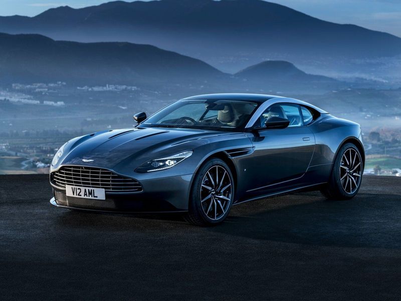 Aston Martin DB11 I، كوبيه — منظر أمامي أيمن