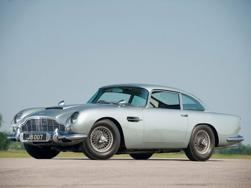 Aston Martin DB5، كوبيه — منظر أمامي أيسر
