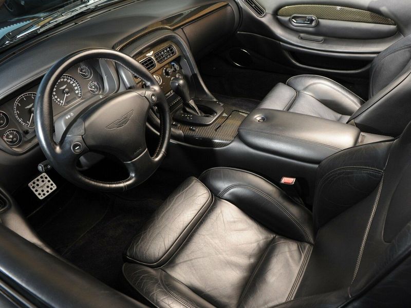 Aston Martin DB7 أنا فيس ليفت، قابلة للتحويل Volante — منطقة السائق