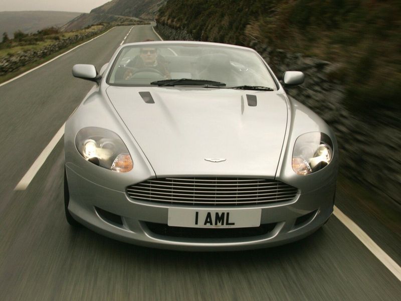 Aston Martin DB9 I، قابلة للتحويل Volante — منظر أمامي