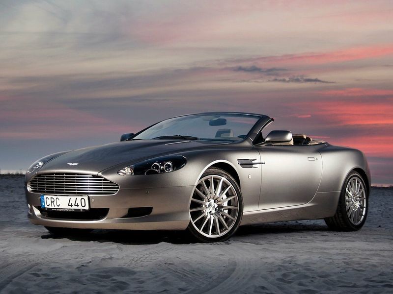 Aston Martin DB9 I، قابلة للتحويل Volante — منظر أمامي أيمن