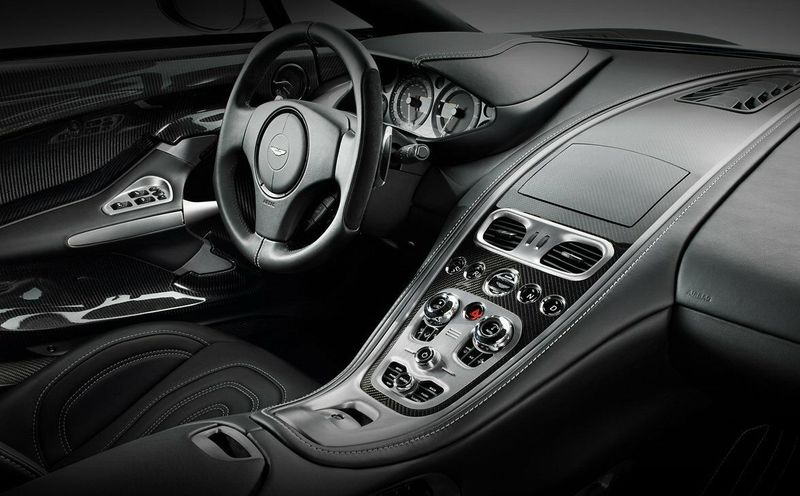 Aston Martin One-77، كوبيه — منطقة السائق