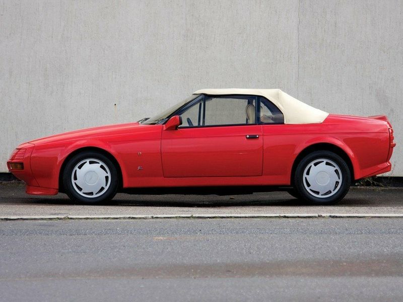 Aston Martin V8 Zagato، قابلة للتحويل — منظر من الجانب الأيسر