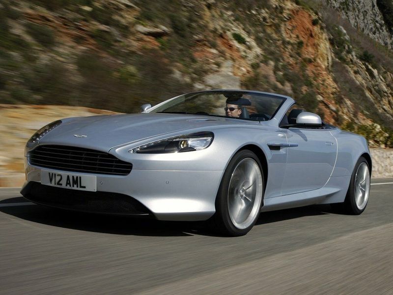 Aston Martin Virage ثانياً، قابلة للتحويل Volante — منظر أمامي أيمن