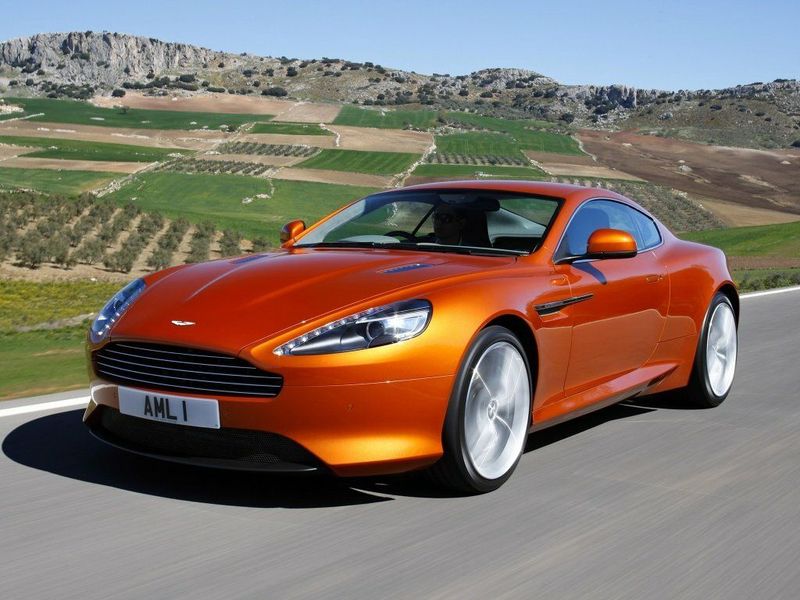 Aston Martin Virage ثانياً، كوبيه — منظر أمامي أيمن