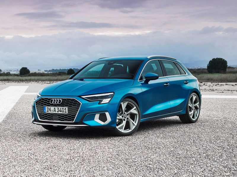 Audi A3 IV (8Y)، هاتشباك 5 أبواب Sportback — منظر أمامي أيسر