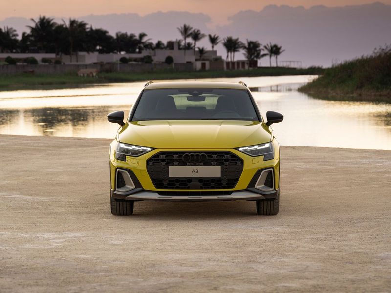 Audi A3 عملية فيس ليفت IV (8 سنوات)، هاتشباك 5 أبواب Allstreet — منظر أمامي