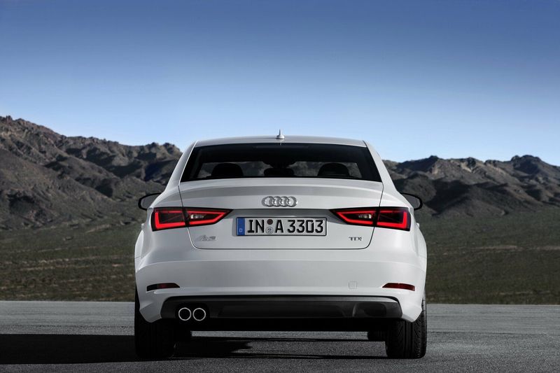 Audi A3 III (8 فولت)، سيدان — منظر خلفي