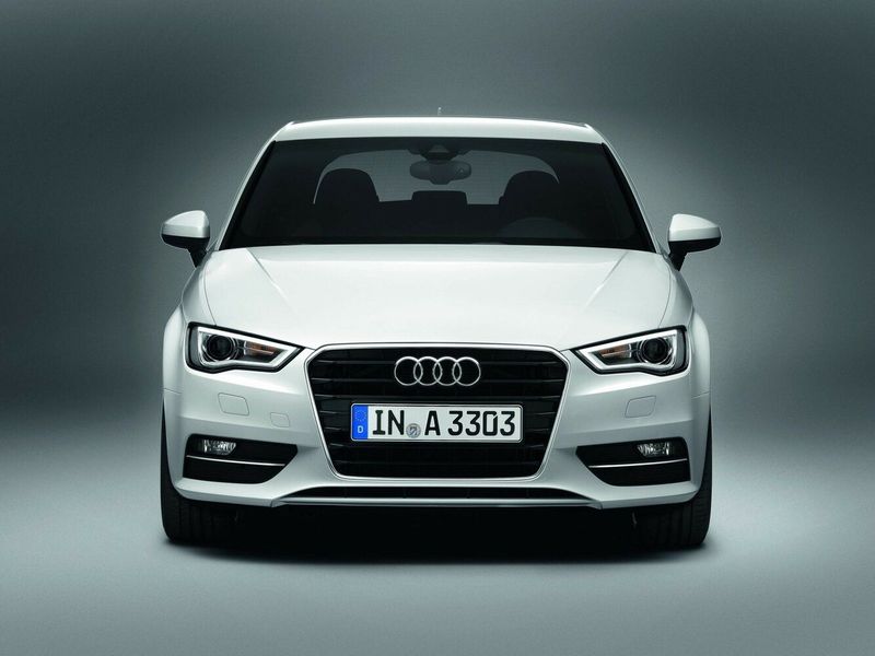 Audi A3 III (8 فولت)، هاتشباك 3 أبواب — منظر أمامي