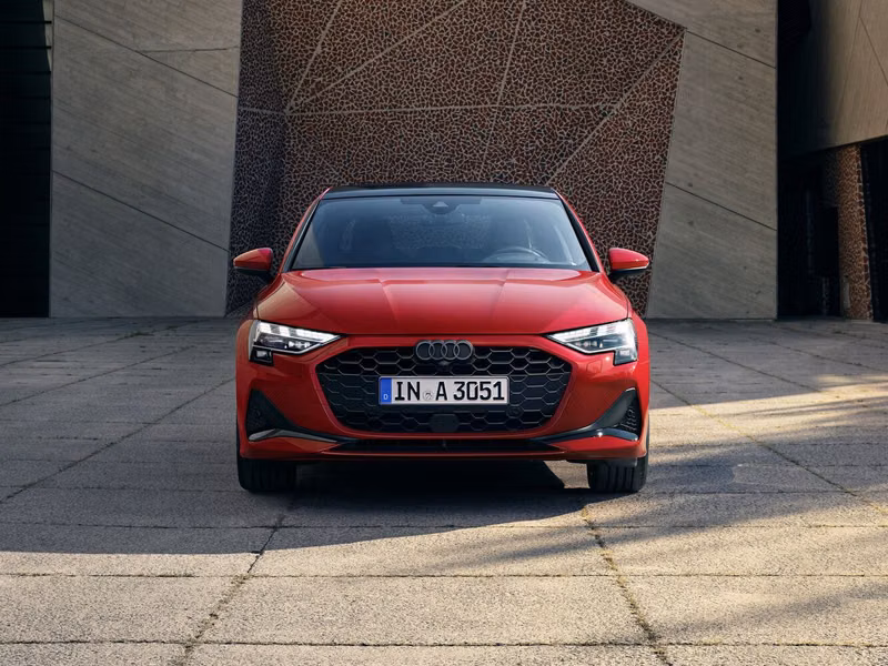 Audi A3 عملية فيس ليفت IV (8 سنوات)، سيدان — منظر أمامي
