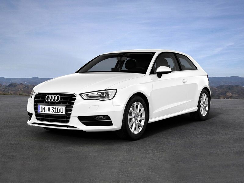Audi A3 III (8 فولت)، هاتشباك 3 أبواب — منظر أمامي أيمن