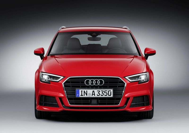 Audi A3 فيس ليفت III (8 فولت)، هاتشباك 5 أبواب Sportback — منظر أمامي