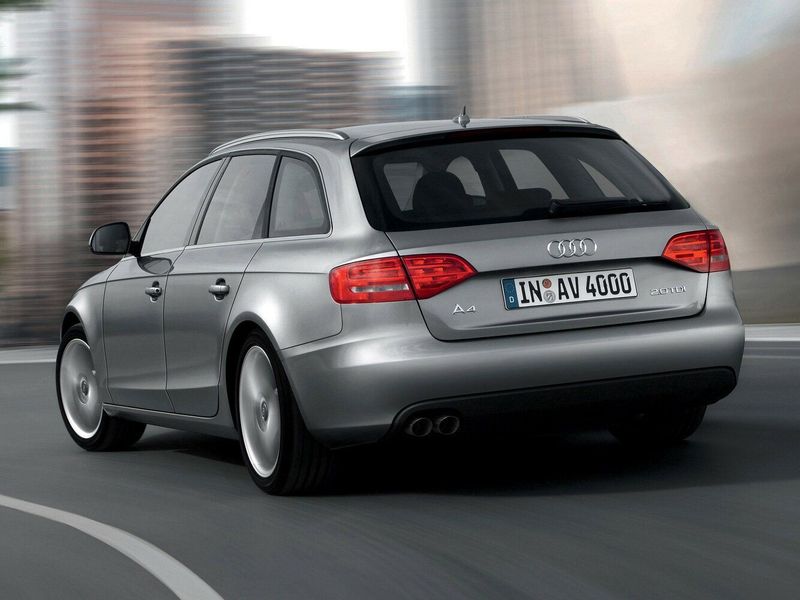 Audi A4 IV (B8)، واجون 5 أبواب — منظر خلفي أيمن