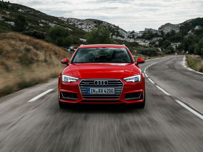 Audi A4 V (B9)، واجون 5 أبواب — منظر أمامي
