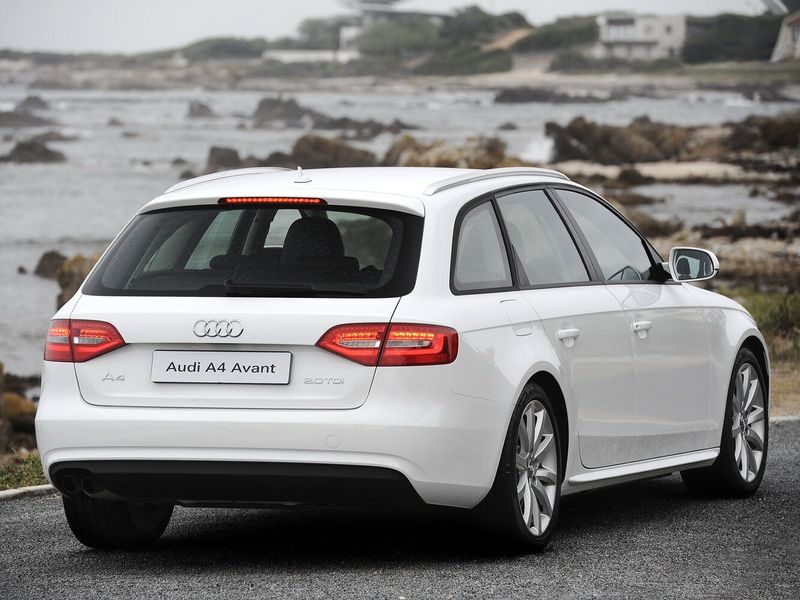 Audi A4 عملية فيس ليفت IV (B8)، واجون 5 أبواب — منظر خلفي أيمن