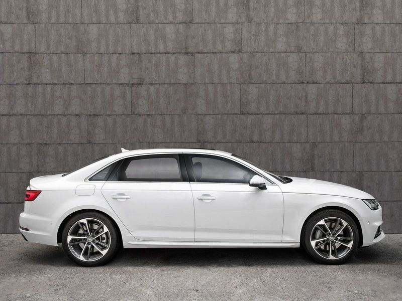 Audi A4 V (B9)، سيدان Long — منظر من الجانب الأيسر